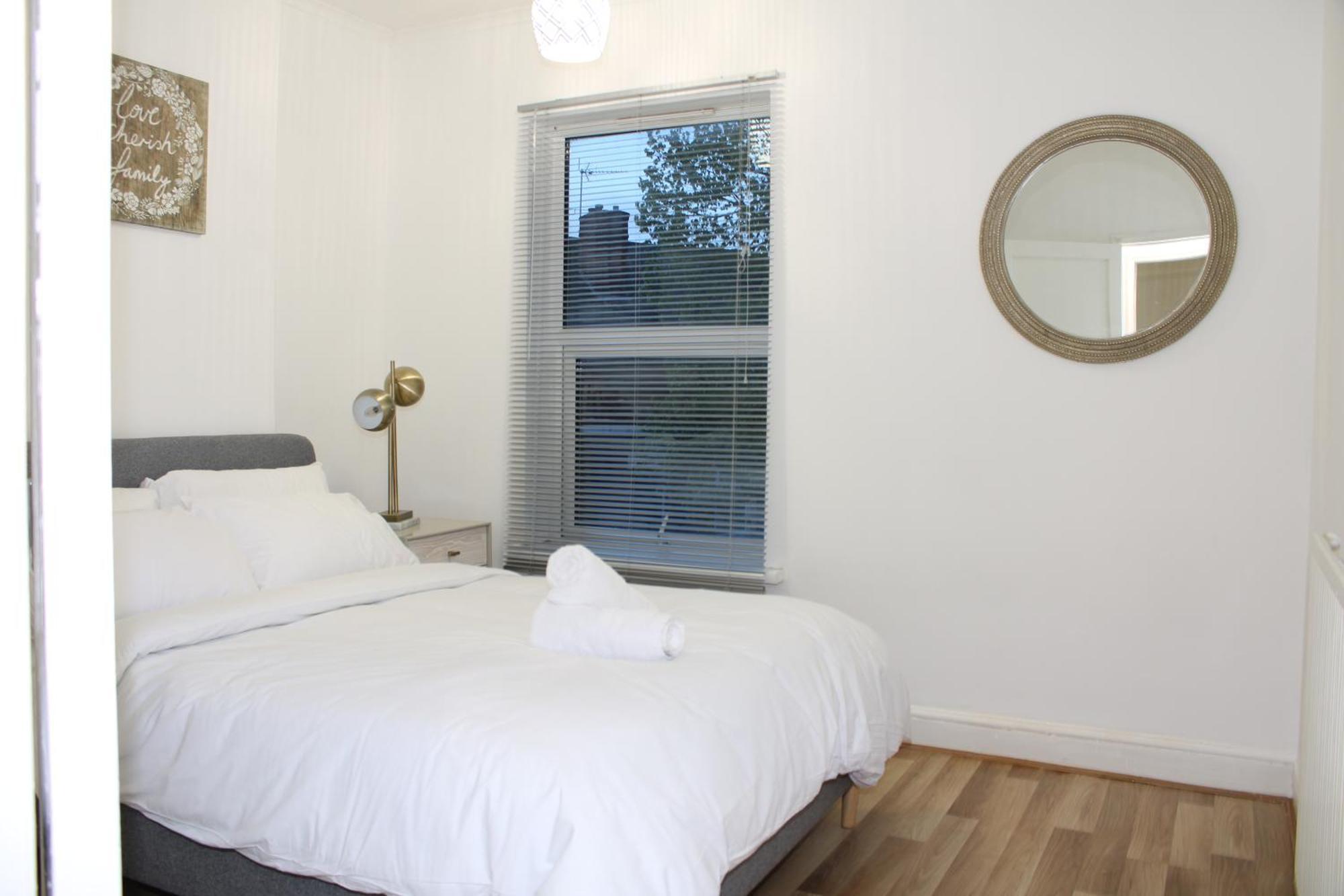 F2S Serviced Apartments 2Bedroom Terrace House With Free Wifi Netflix Suitable For Contractors Walking Distance To Train Station Derby Eksteriør bilde