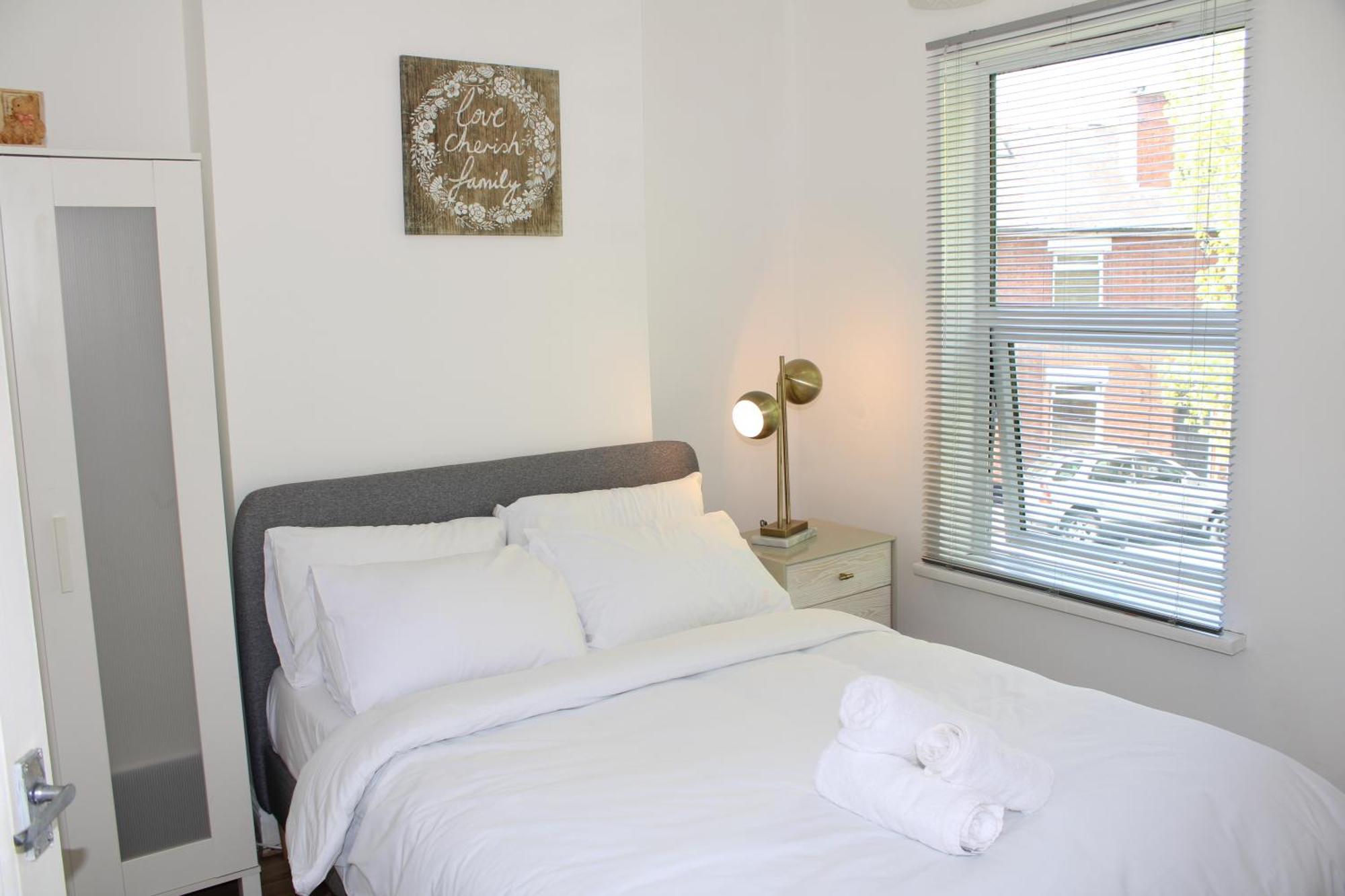 F2S Serviced Apartments 2Bedroom Terrace House With Free Wifi Netflix Suitable For Contractors Walking Distance To Train Station Derby Eksteriør bilde