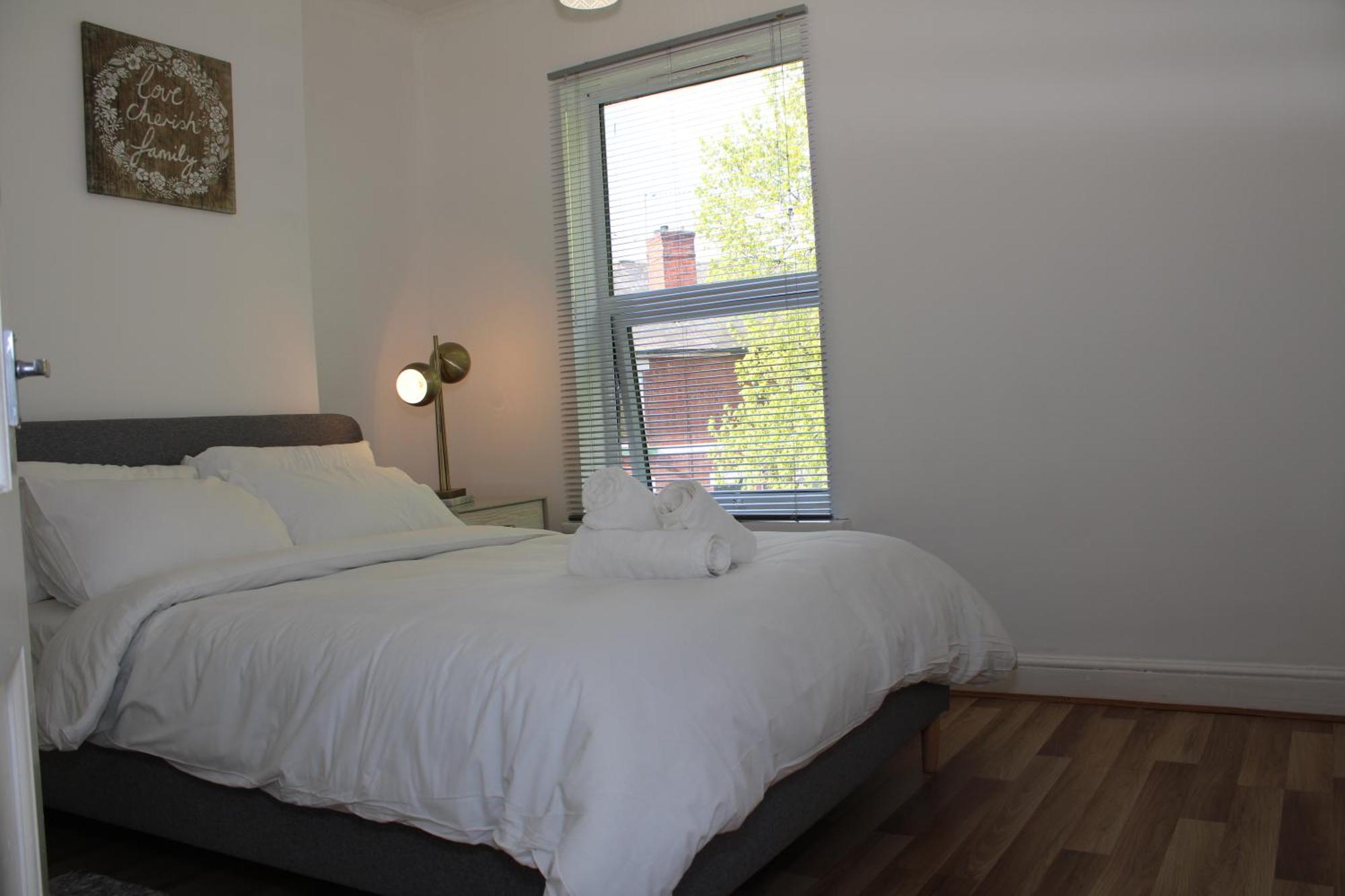 F2S Serviced Apartments 2Bedroom Terrace House With Free Wifi Netflix Suitable For Contractors Walking Distance To Train Station Derby Eksteriør bilde