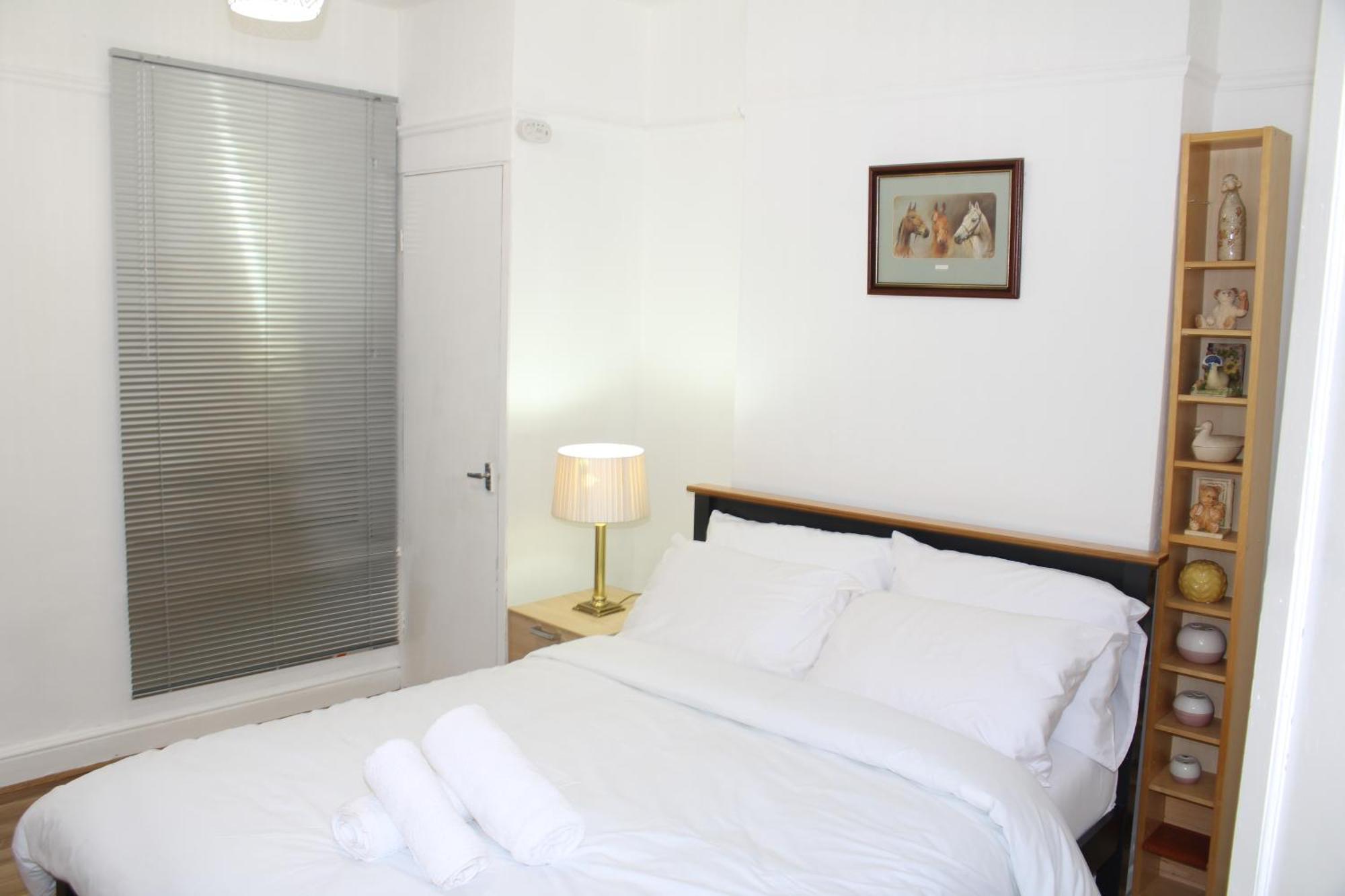 F2S Serviced Apartments 2Bedroom Terrace House With Free Wifi Netflix Suitable For Contractors Walking Distance To Train Station Derby Eksteriør bilde