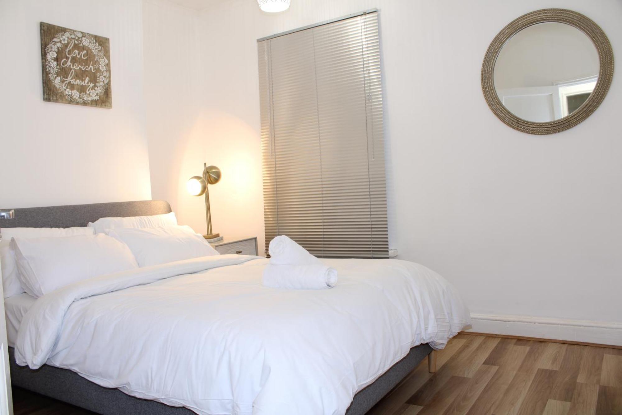 F2S Serviced Apartments 2Bedroom Terrace House With Free Wifi Netflix Suitable For Contractors Walking Distance To Train Station Derby Eksteriør bilde