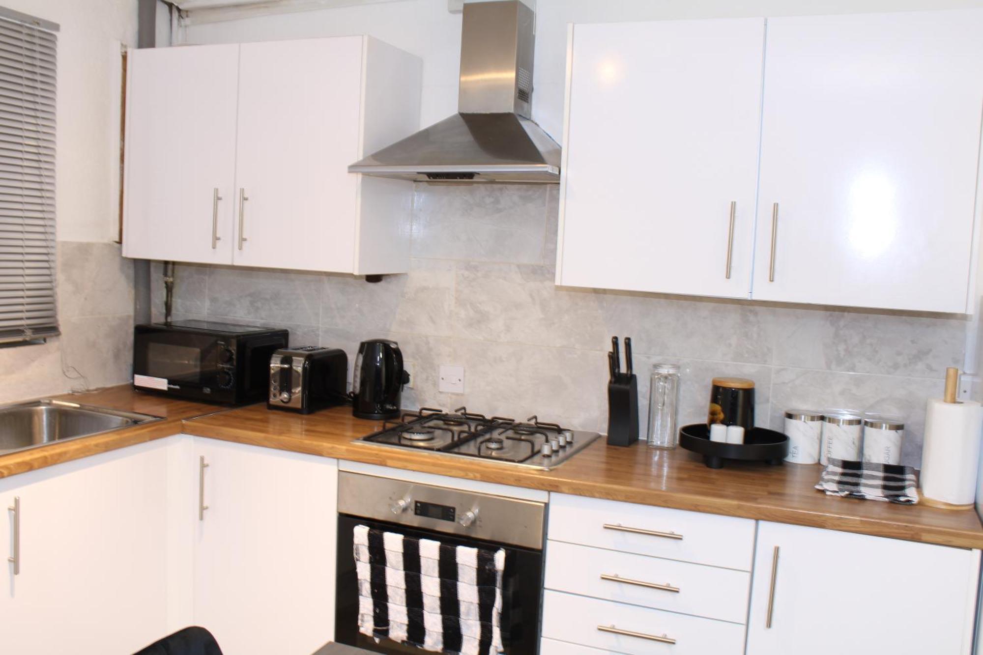 F2S Serviced Apartments 2Bedroom Terrace House With Free Wifi Netflix Suitable For Contractors Walking Distance To Train Station Derby Eksteriør bilde
