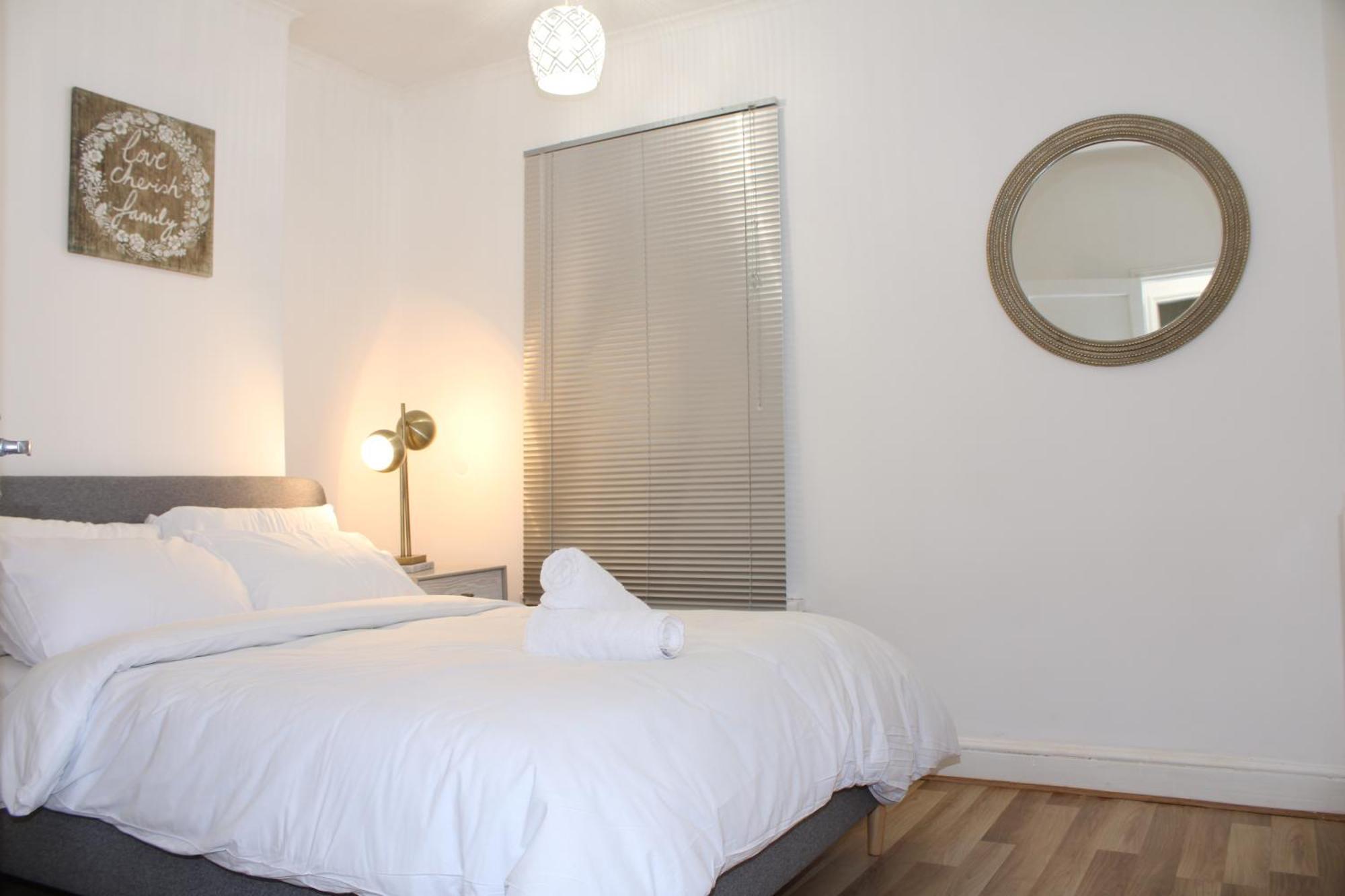 F2S Serviced Apartments 2Bedroom Terrace House With Free Wifi Netflix Suitable For Contractors Walking Distance To Train Station Derby Eksteriør bilde