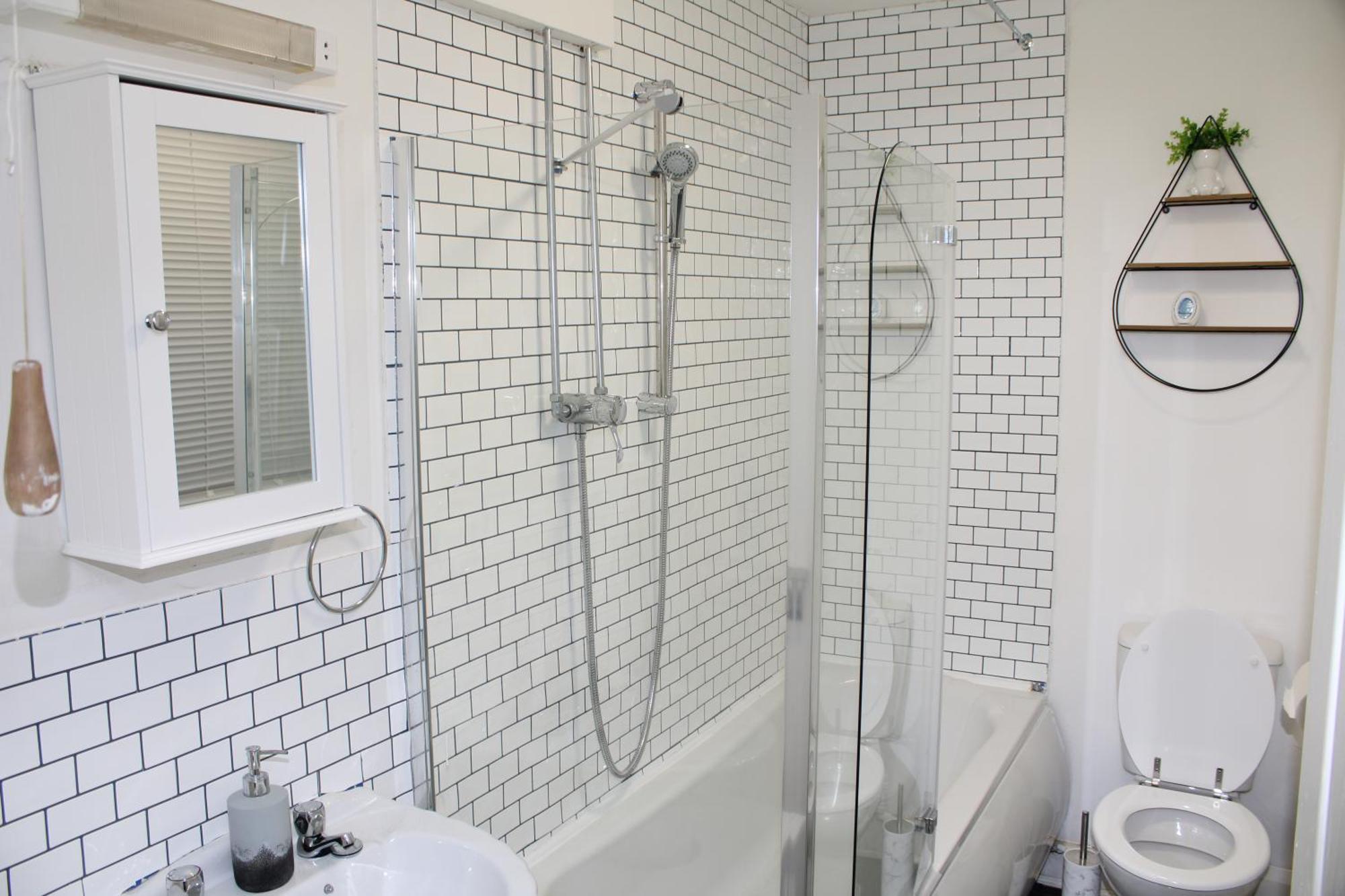 F2S Serviced Apartments 2Bedroom Terrace House With Free Wifi Netflix Suitable For Contractors Walking Distance To Train Station Derby Eksteriør bilde
